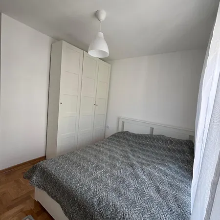 Mirka, Apartman